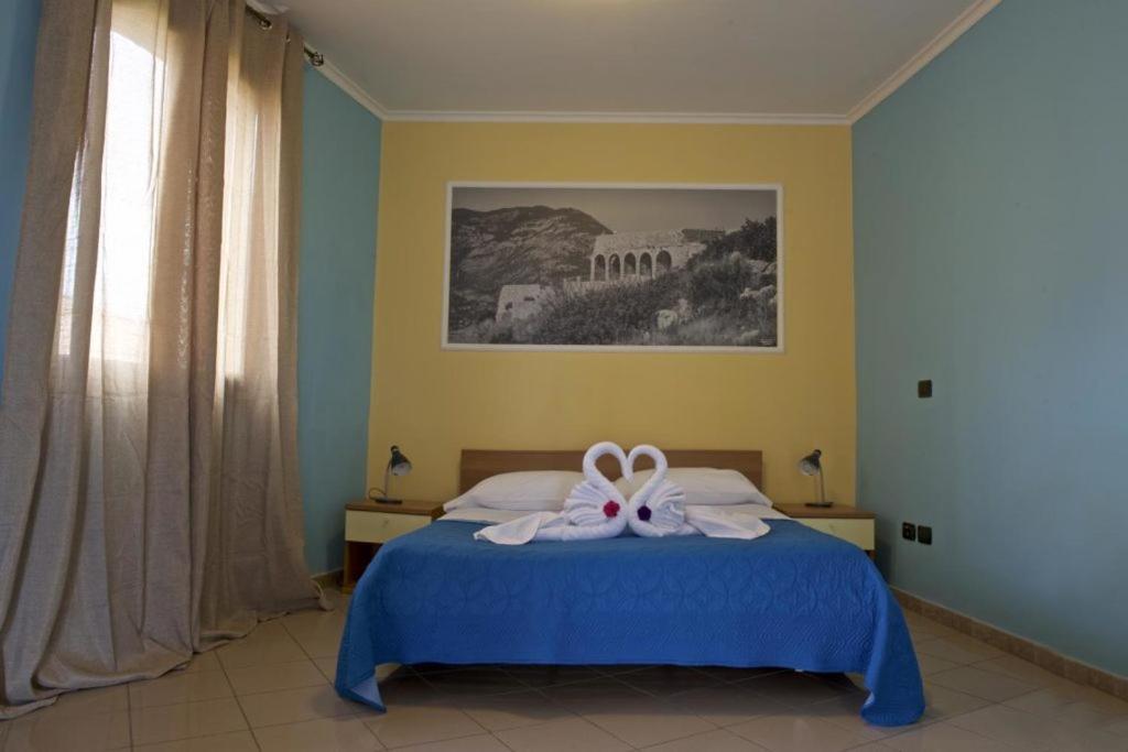 Hotel Ristorante Al Canto Delle Sirene แตร์ราชินา ภายนอก รูปภาพ