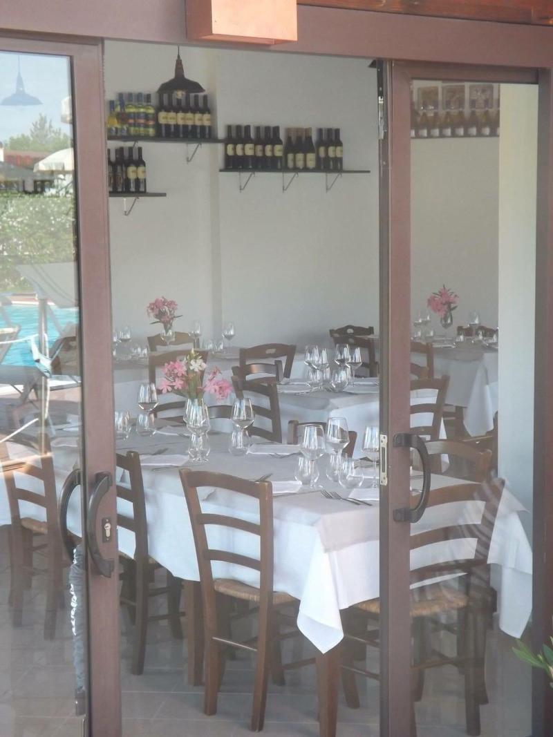 Hotel Ristorante Al Canto Delle Sirene แตร์ราชินา ภายนอก รูปภาพ