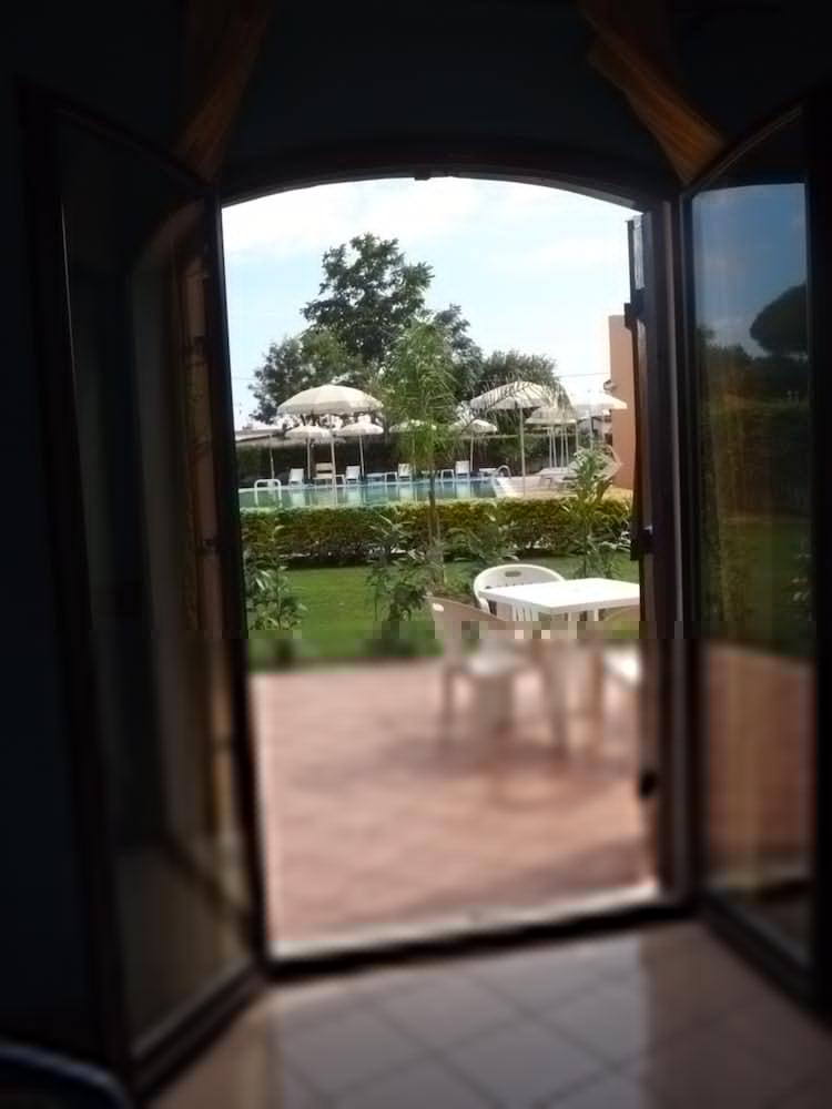 Hotel Ristorante Al Canto Delle Sirene แตร์ราชินา ภายนอก รูปภาพ