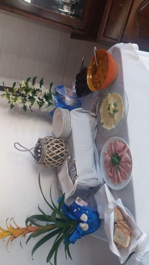 Hotel Ristorante Al Canto Delle Sirene แตร์ราชินา ภายนอก รูปภาพ