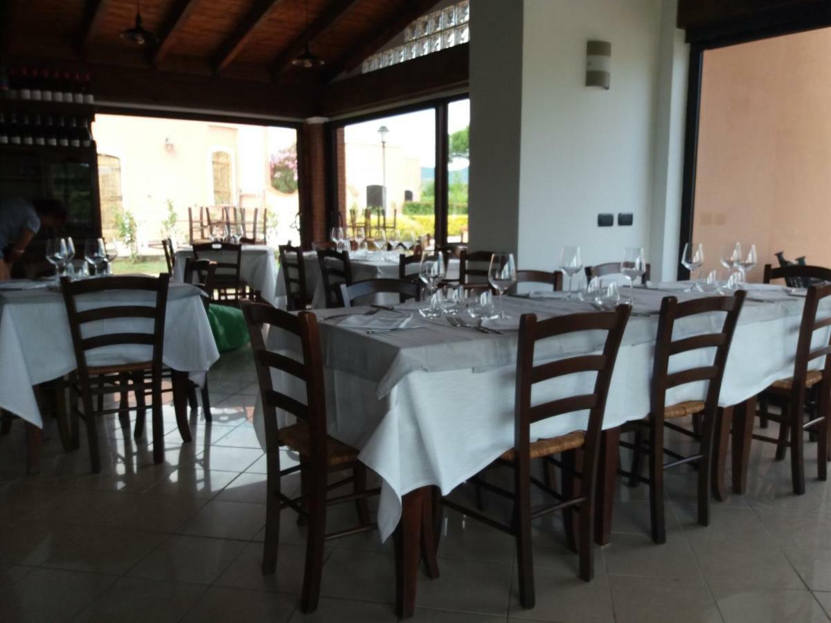 Hotel Ristorante Al Canto Delle Sirene แตร์ราชินา ภายนอก รูปภาพ