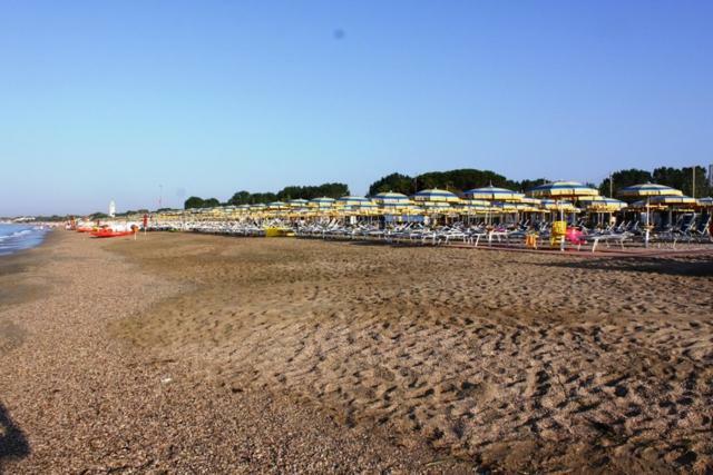 Hotel Ristorante Al Canto Delle Sirene แตร์ราชินา ภายนอก รูปภาพ